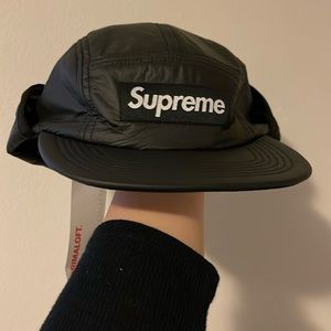 Supreme Primaloft ear flap hat - s/m